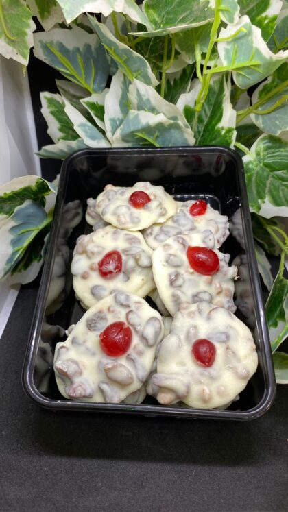 White fruits & butterscotch chocolate (Belgium)