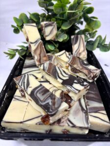 White marable Chocolate